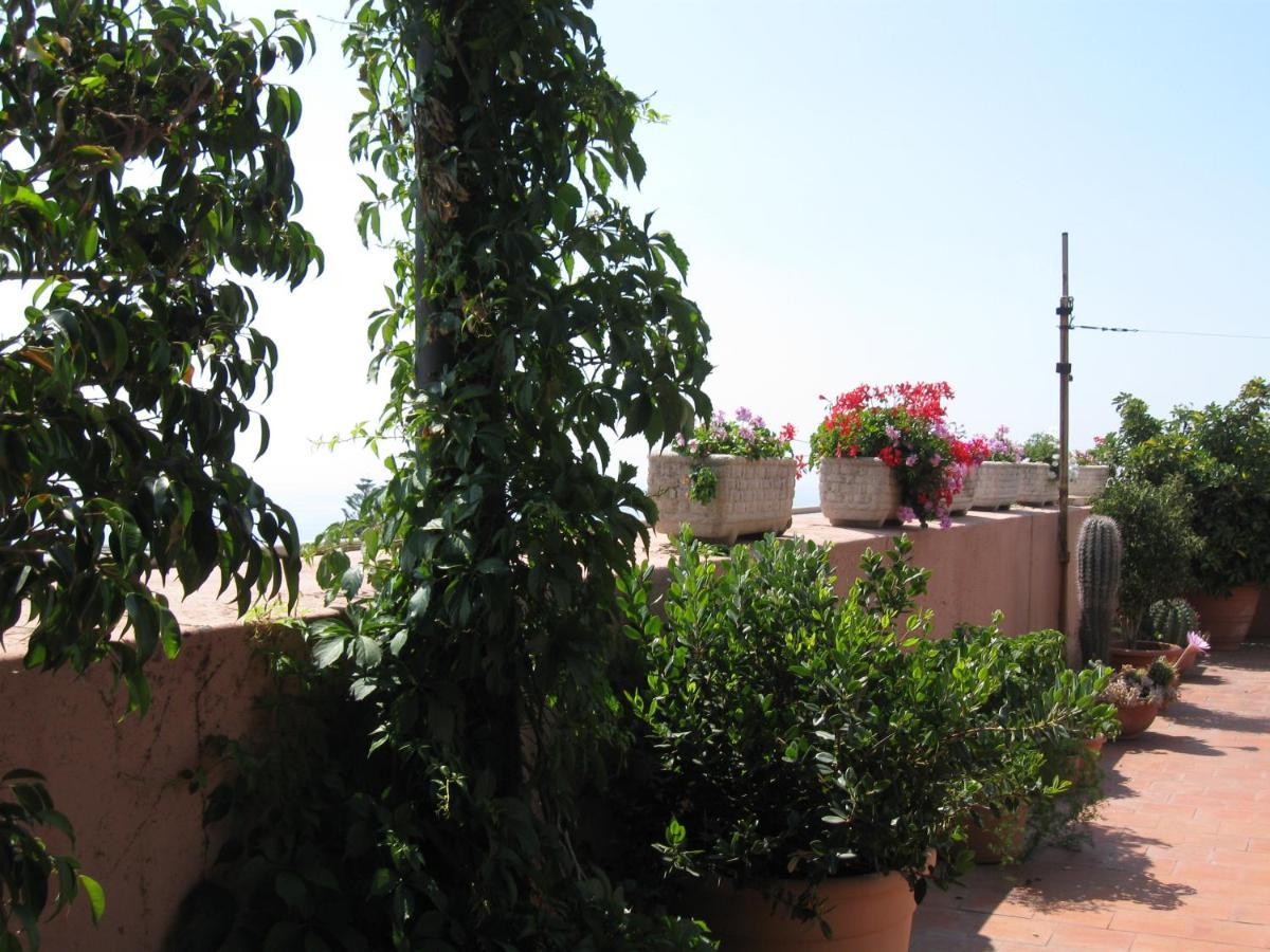 A Casa Di Tommy B&B Acireale Buitenkant foto